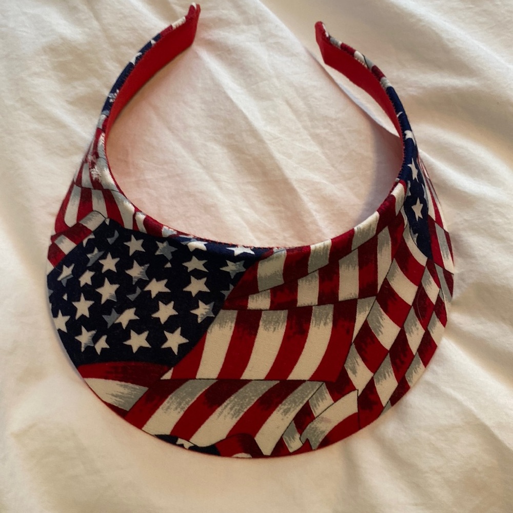 EUC Americna flag visor never worn